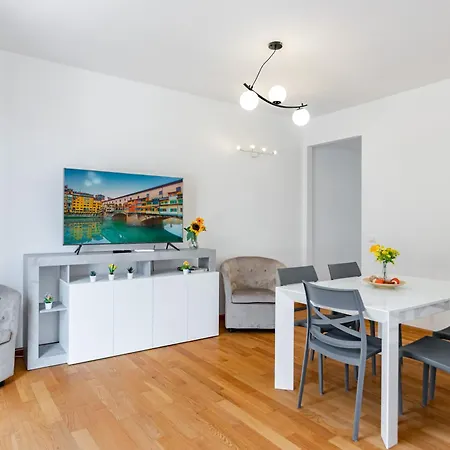 Brd 41 12- Ponte Vecchio Spacious Penthouse