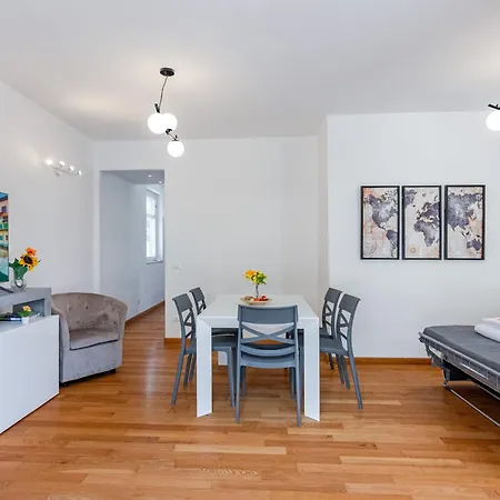 Apartman Brd 41 12- Ponte Vecchio Spacious Penthouse *