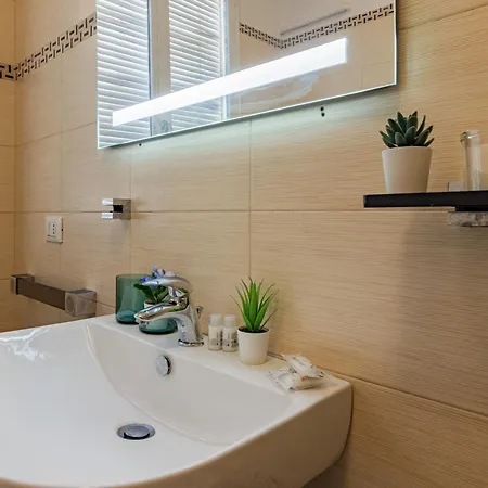 Brd 41 12- Ponte Vecchio Spacious Penthouse شقة فلورنس