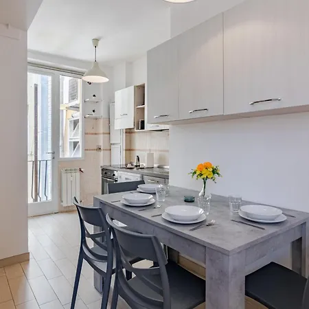 Brd 41 12- Ponte Vecchio Spacious Penthouse شقة *