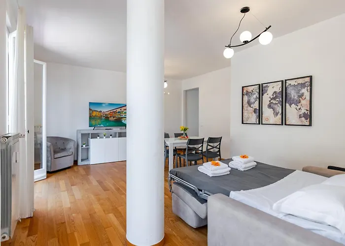 Brd 41 12- Ponte Vecchio Spacious Penthouse *